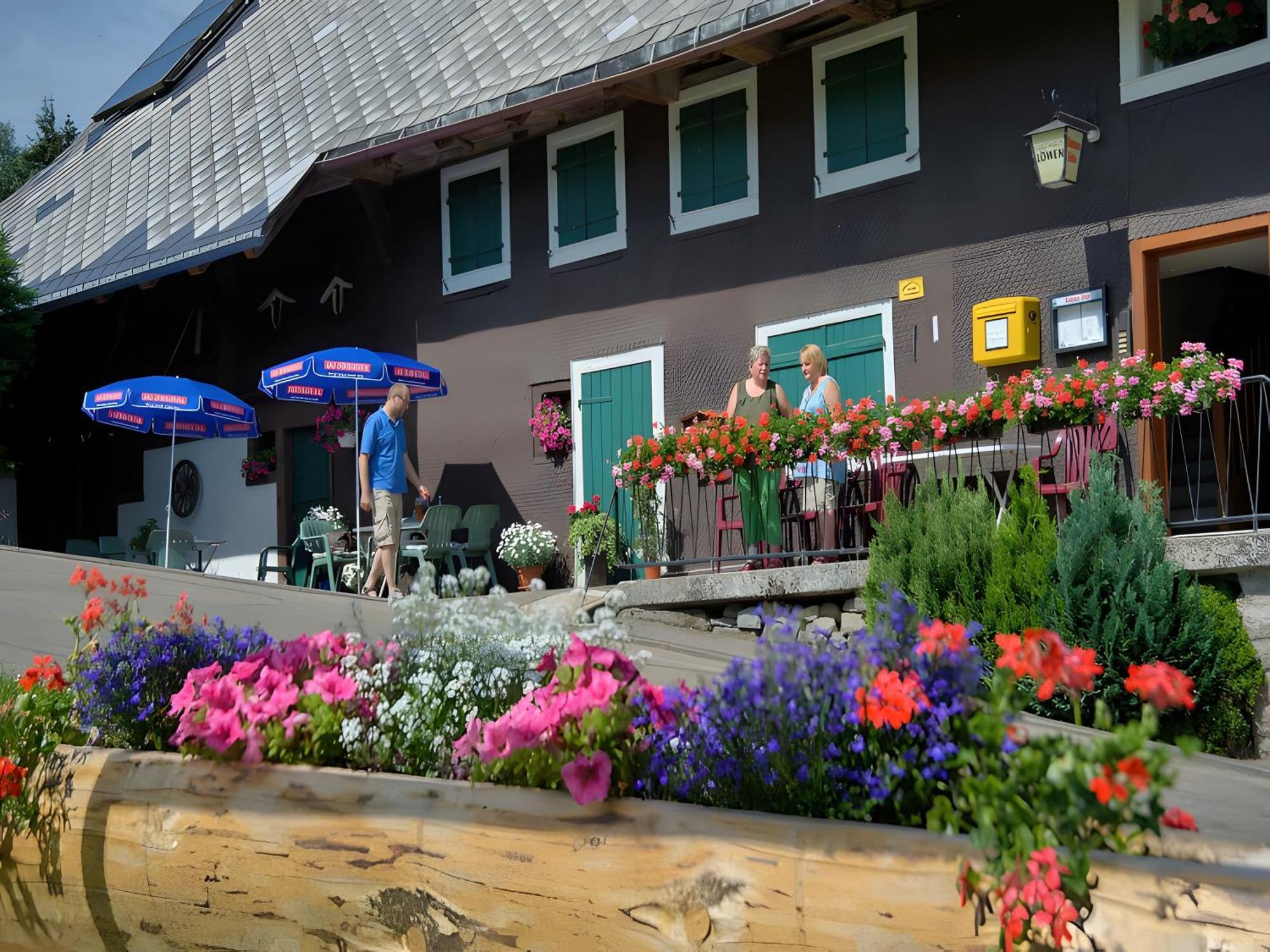 Gasthaus-Pension Zum Loewen Grafenhausen Eksteriør billede
